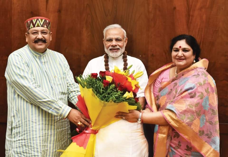 kaushalchaudhri's tweet photo. आपके प्रयास से, देश बने महान,
जन जन को दिया आत्मज्ञान।।
जन्मदिवस की मंगल बेला में,
श्री गुरु चरणों में प्रणाम।। #HBDSatpalJiMaharaj @satpalmaharaj। https://t.co/CuC4kZdJar
