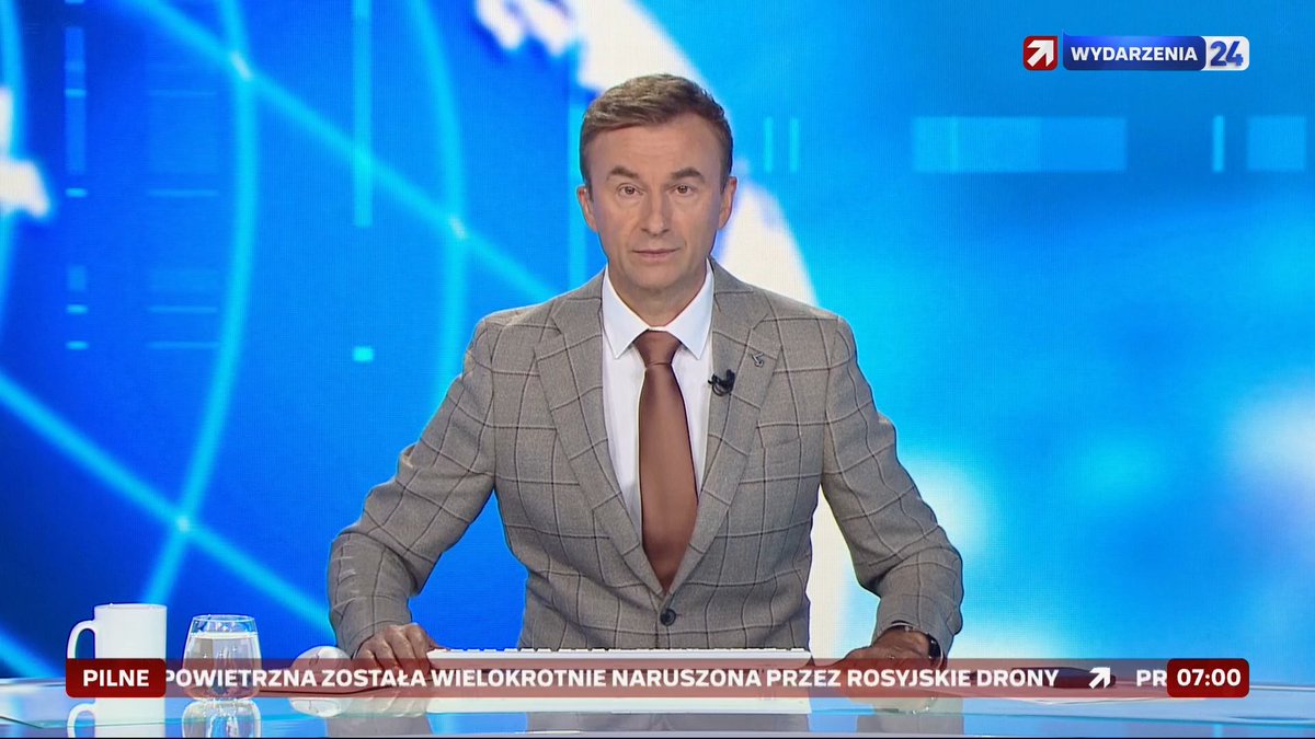 tvpolsat_info's tweet photo. Informacje na bieżąco również w Wydarzeniach 24. Stacja dostępna jest w naziemnej telewizji cyfrowej. O poranku Wydarzenia prezentuje Mariusz Abramowicz.
#Wydarzenia24 @MariuszAB https://t.co/b59y52aIcS