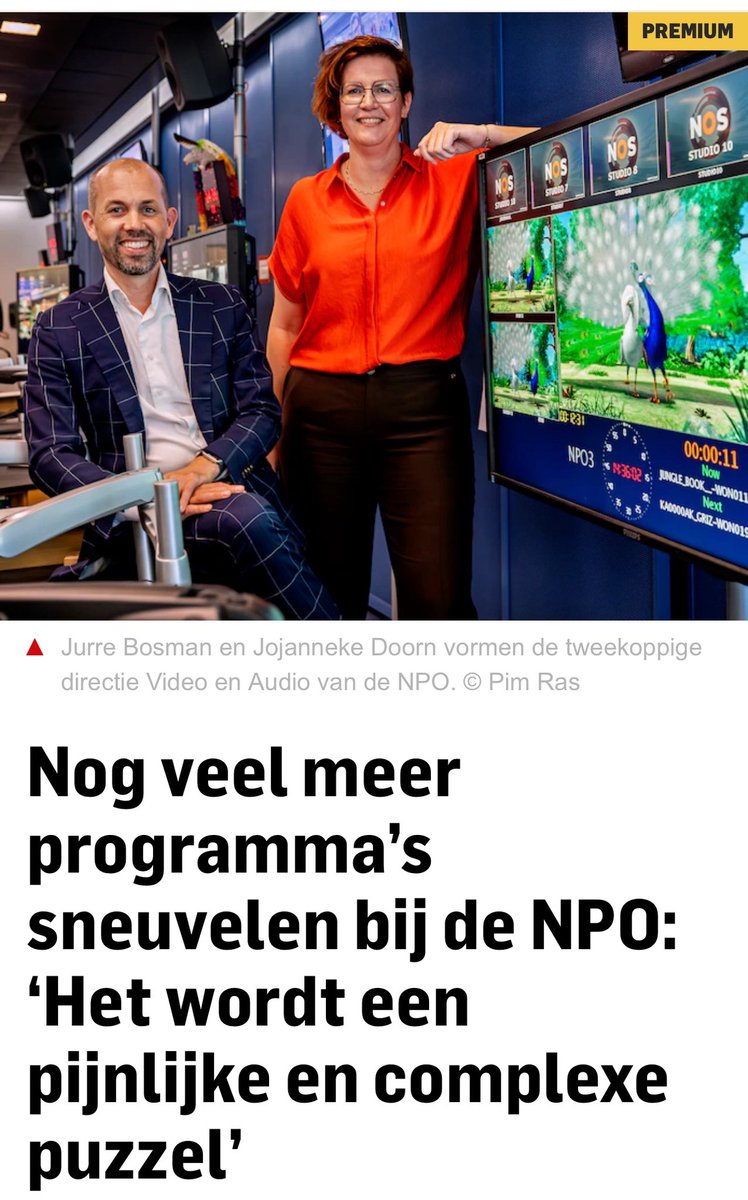 ValavdBoomen's tweet photo. ‘Pijnlijk en complexe puzzel’? Nee hoor, helemaal niet. Als we al een staatsomroep moeten hebben moet die zich richten op het objectief informeren van het volk over nieuws en actualiteiten. Al het andere is ruis dat niet van gemeenschapsgeld betaald hoeft te worden. Als je kunt spreken over een bezuiniging van 160 miljoen en het in dezelfde zin hebt over ‘kweekvijvers’ en hele zenders die bedoeld zijn om ‘nieuwe dingen te proberen’, dan ben je decadent aan het smijten met andermans geld en leef je buiten de realiteit van al die mensen die dat moeten ophoesten en die tegelijkertijd hun eigen leven niet meer kunnen betalen. Om nog maar te zwijgen over de beleggingen van omroepbesturen en hun salarissen. Het is niet ‘complex en pijnlijk’, het is heel simpel. Saneer de media. Want van alles waar wij voor betalen is maar heel weinig journalistiek.

https://t.co/kgKTZNDNKt