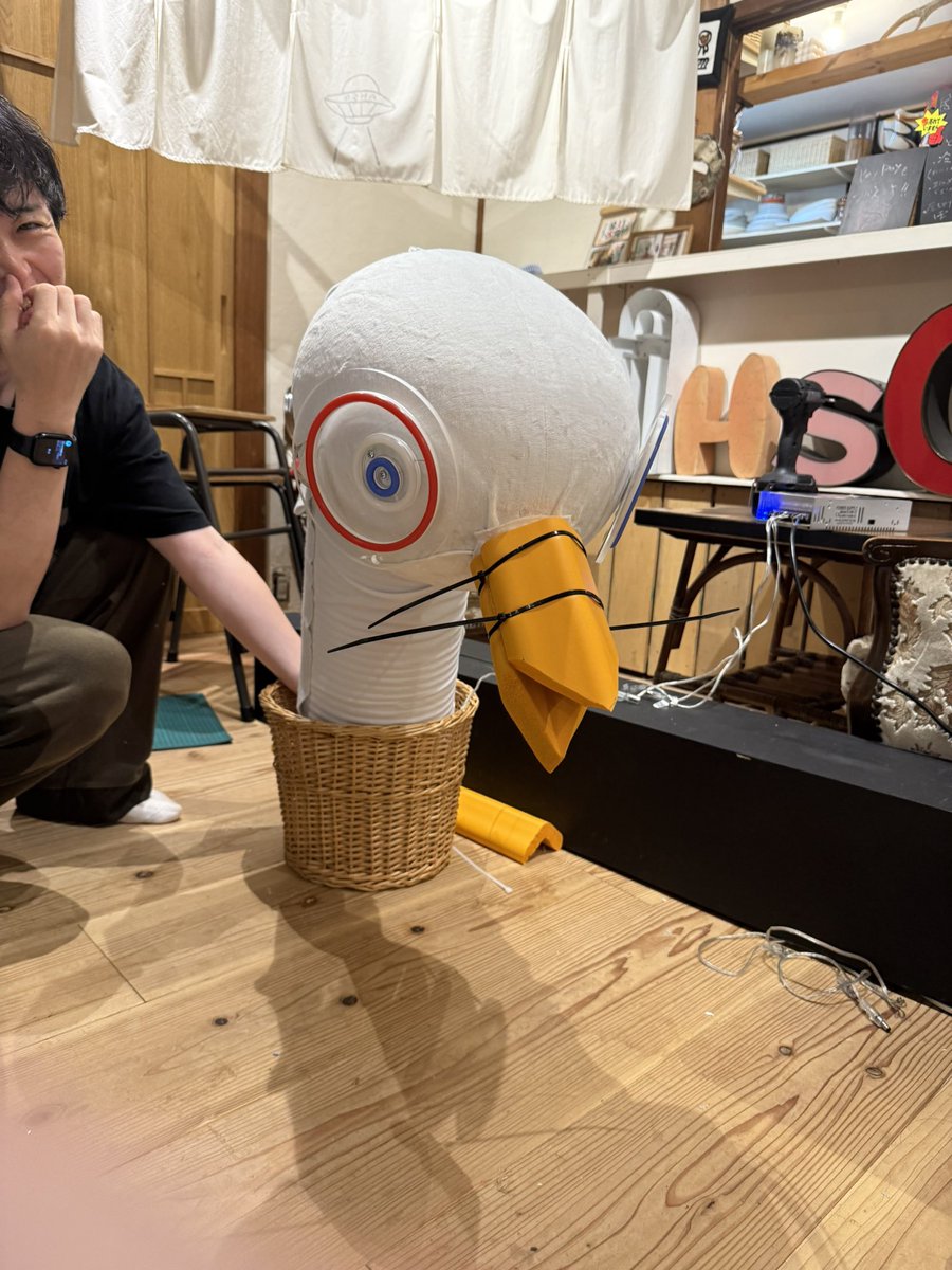 白鳥を作ってる！
ここから自転車の合体させて、
口から煙をブォーと吐き出させる