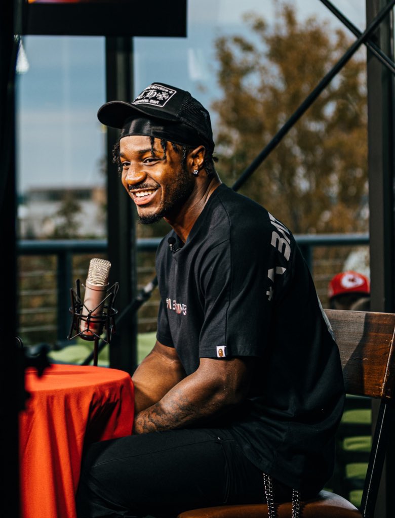 kaile3n_d0hrman's tweet image. Had a great evening photographing &amp;amp; attending the live recording of Kansas City Huddle’s newest episode. Got to hear @Chiefs LB Jeffrey Bassa share some of his story and talk about the upcoming season. 🏈🎙️ #chiefskingdom #nfl #fox4 #sportsmedia #podcast #kansascity