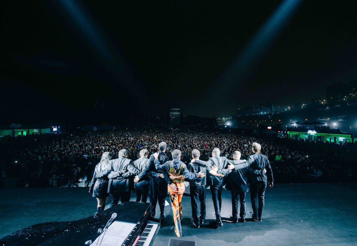 Gracias Lima!
El aura intacta y brillante bajo tu cielo!
Hasta la próxima!
Todo mi amor!
Fito