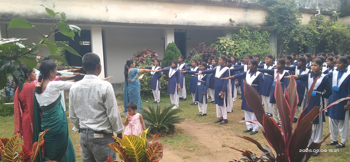 KoreaDist's tweet image. माननीय मुख्यमंत्री श्री विष्णु देव सहायक के नेतृत्व में बेटी बचाओ बेटी पढ़ाओ अभियान के तहत जिले में अंतर्राष्ट्रीय साक्षरता सप्ताह मनाया जा रहा है।

@ChhattisgarhCMO @WCDCgGov 

#BetiBachaoBetiPadhao
#GirlChildEmpowerment
#EducationForGirls 
#EmpowerGirls  
#CommunityDevelopment