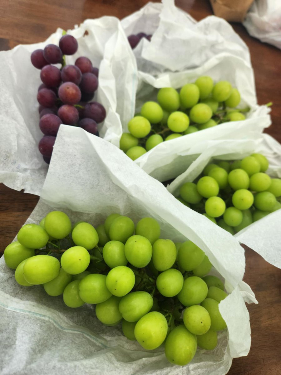 先程多久市の「武冨果樹園」の武冨さんから電話。「中川さん、酒好きやよね？」で「はい！」。あのね、ワシ、1ドル360円とかの時代にナポレオンとかCAMUSとか免税店で買うたんよ、ワシももう90歳やけん、飲みきれんかもしれんから取り来んね？ということで多久まで酒を  ...