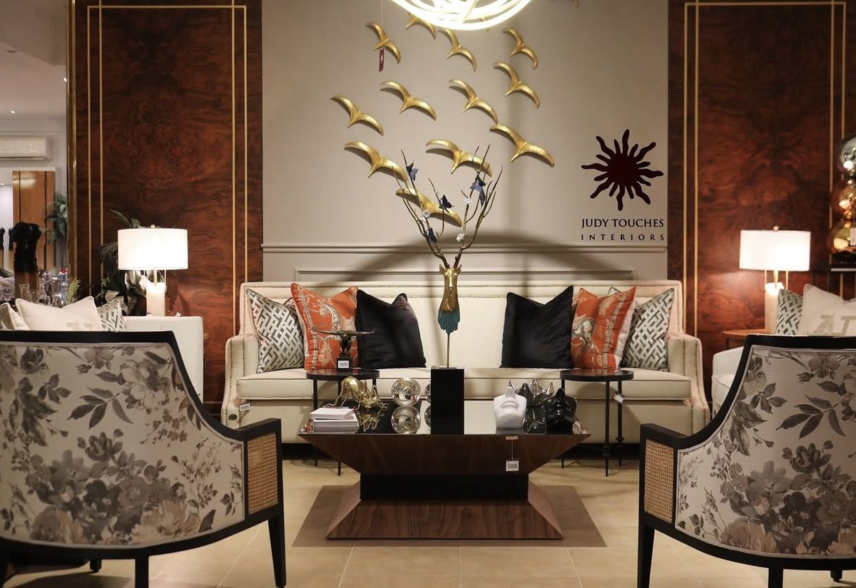 تناسق الألوان وجودة صناعة المفروشات.. فنّ ينسج الجمال والراحة معًا، ليحول كل زاوية في المنزل إلى مساحة تنبض بالأناقة

#أعمالنا 
#ديكور #مفروشات 
#مفروشات_أنامل_جودي 
#تصميم_داخلي 
#تصميم__تنفيد 
نسعد بخدمتكم على الرقم

      0508501539