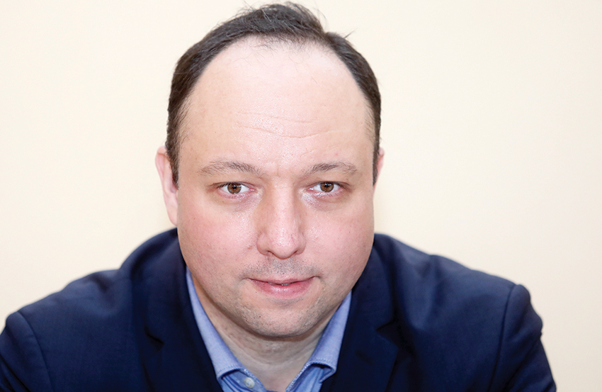 Zinātnieki ir nobažījušies par jau tā trūcīga publiskā finansējuma samazinājumu, bet sabiedrība grib saprast, ko tā iegūst no zinātnes. Kvantu fiziķis Vjačeslavs Kaščejevs raksta, kāpēc uzticība zinātnei ir valsts attīstības pamats — ej.uz/uerr