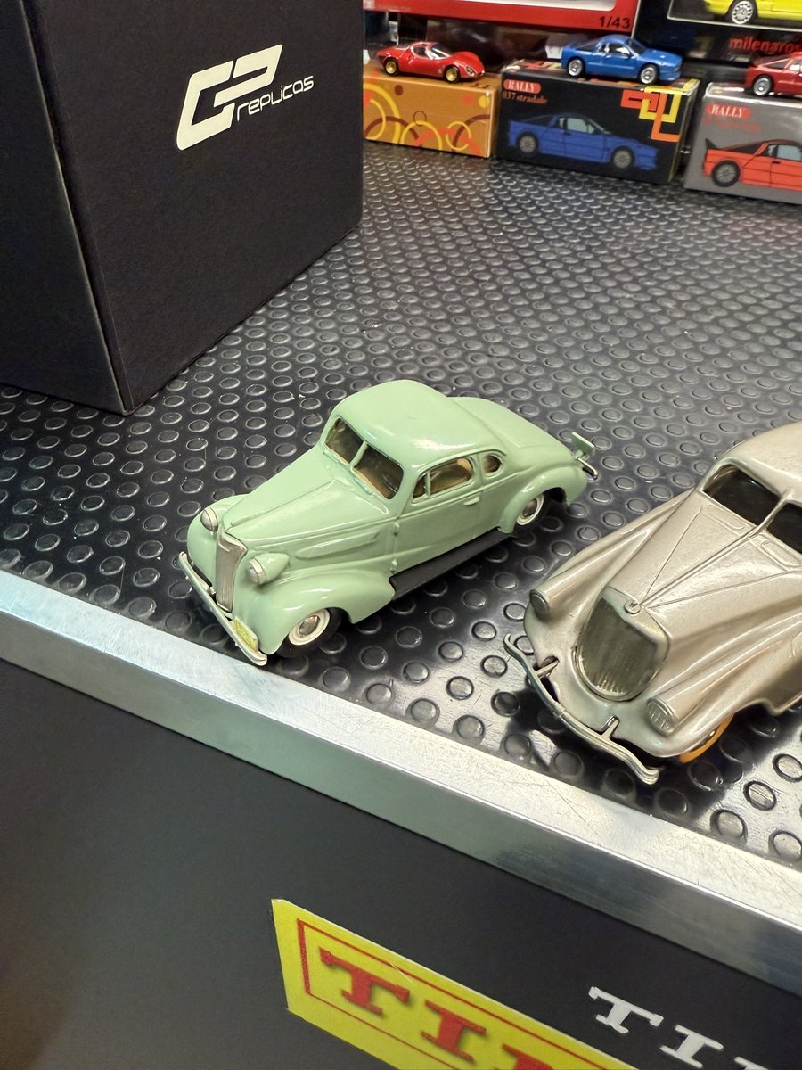 cars_tiny's tweet photo. Modelli speciali Brooklin Blumbies Western Models scala 1:43 #tinycars #model #scalemodel #brooklinmodels #westernmodels #scala143 https://t.co/kvqldNcD7N