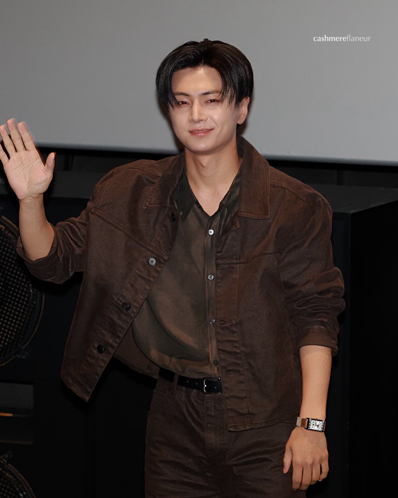 250910 무대인사 VR
Today’s outfit… just perfect ✨

#제이 #JAY #ENHYPEN #ENHYPEN_JAY #엔하이픈 #엔하이픈_제이