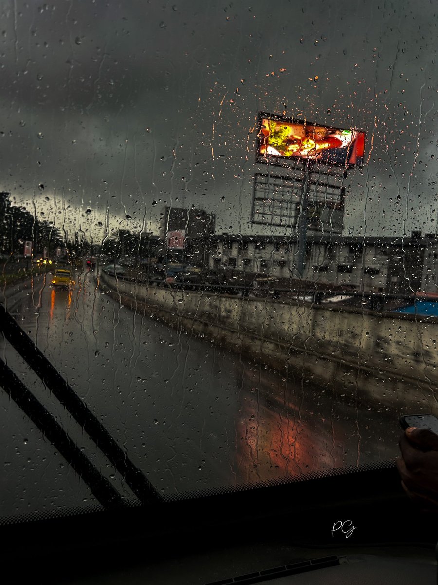 DsShotz's tweet photo. Cold LAGOS
#lagosiscold
#todaysweather 
#lagos https://t.co/eQsZ0Jpyi3