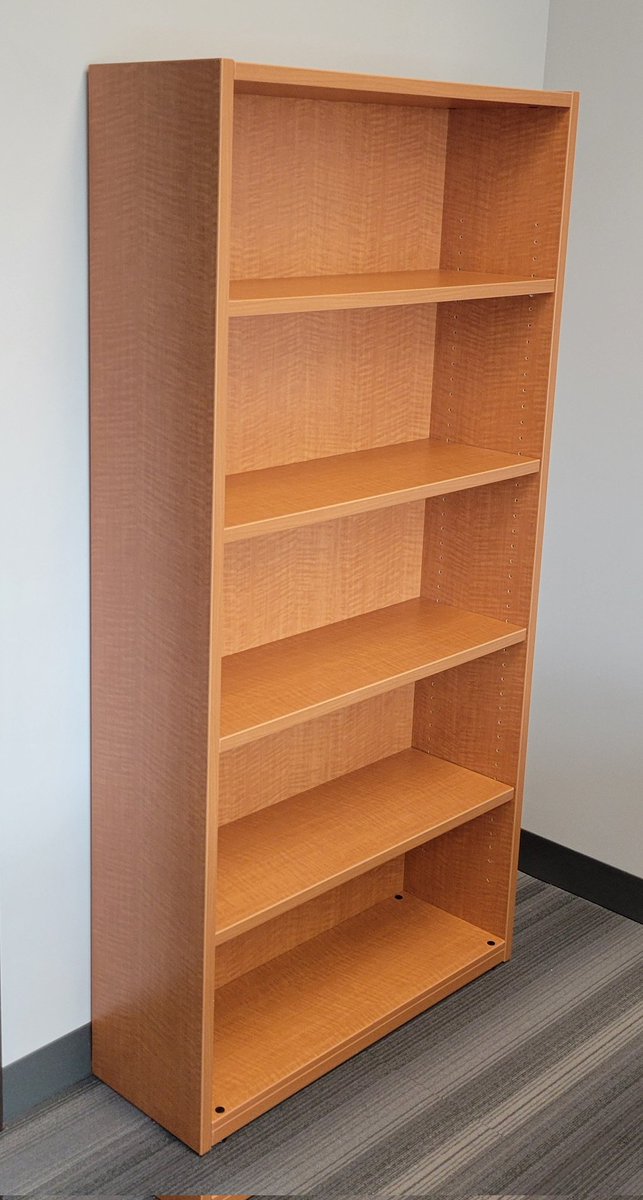 MikeREdeUSE's tweet image. 35 #Teknion Executive U-Shape Laminate Suites have recently been repurposed from a project site in #Ottawa The suites include a D-Top Desk, Bridge Top, Credenza Shell, Mobile BBF Pedestal, 2 Drawer Lateral &amp;amp; a 72" Bookcase. Another 53' trailer of product diverted from landfill!