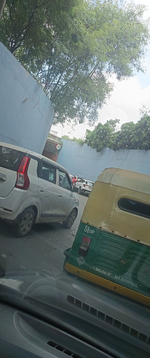 bharatbsj's tweet photo. @dtptraffic @DCPSouthDelhi Still jam continue https://t.co/bwAWTaayLf