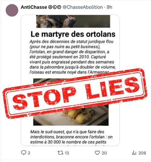 FrancAller_info's tweet photo. Quand les #antichasse réécrivent l'histoire 🤦♂️
En 2017, dès la 1re étude démontrant le rôle jusque-là discuté de la #chasse dans le déclin de l'#ortolan, la fédération des #chasseurs a pris elle-même ses responsabilités et demandé l'arrêt des captures*.
#ChassePartage
En effet, pourtant protégé en 1999 — et non en 2010 comme l'affirme notre zozo, très au fait de la question, manifestement —, l'ortolan a fait l'objet jusqu'en 2016 d'une politique surprenante de la part des autorités, qui en ont ouvertement puis officieusement couvert ce qui était formellement du braconnage.
Il faut rappeler que l'impact des prélèvements sur ce migrateur venant de Russie où les effectifs approchaient les 4,3 millions d’individus, était alors très incertain, jusqu'au travaux publiés successivement en 2017 et 2019.
Rappelons également que la première étude concluante sur le sujet, confiée au Muséum d'histoire naturelle, avait été cofinancée notamment par la fédération départementale des chasseurs des Landes et l’association départementale des chasses traditionnelles à la matole (ADCTM) elles-mêmes...
➡️ Un historique, par la #LPO : https://t.co/oKlQv6Dmrl
* Selon les propres termes de la LPO :
➡️ https://t.co/BxxJc6dy0P
** Le zozo : https://t.co/1y34LdSmSI