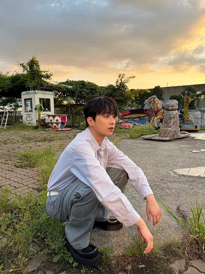 Na84793166's tweet photo. 10월 정규앨범소식을 요로코롬 기엽게 훅🤩🤩🤩🤩세상멋진 울오빠 열일하고있겠네..순이들 눈말똥말똥 귀쫑긋 기대기대하여요
#이찬원 #10월정규앨범2집발표  #오내언사 #오늘도이쁨이찬원 #Na무 https://t.co/ZBQh3oeelM