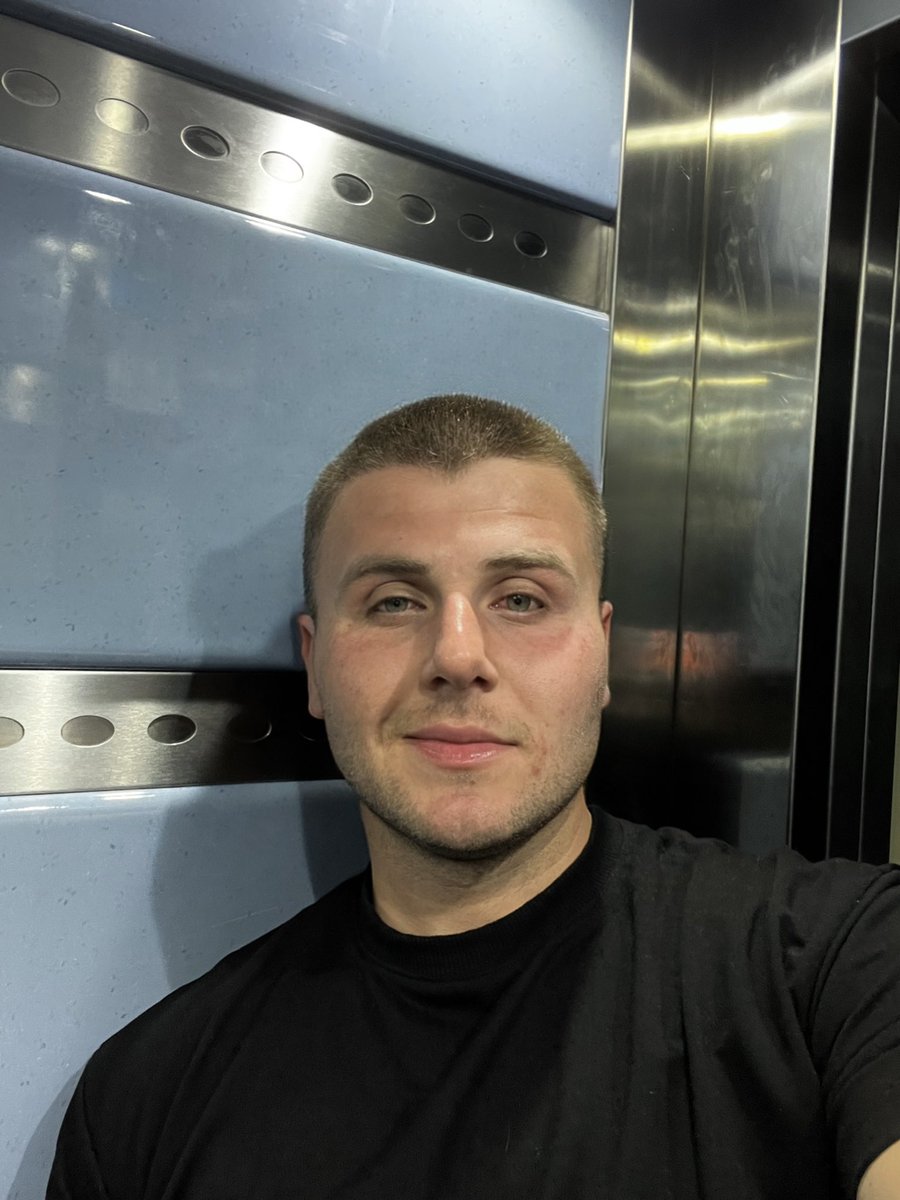 Bir insan kendi gözü ile kendini yıktığını izliyor 🫥