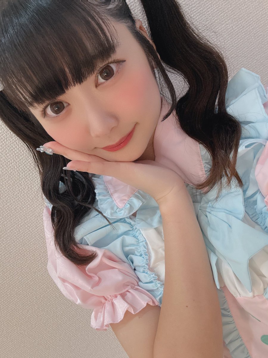 おはよお

ないんの日昨日はたのしかったねー！ぷりちーアイドルなたよー♡

本日はチェキ会です どうしようかなーってなてる
会えますように♡