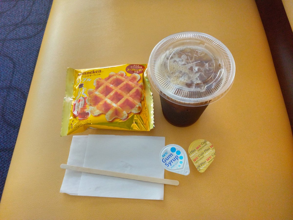 #ジェットスター に教わった、おいしい組み合わせ🧇☕️

#羽田空港 #HND ✈️