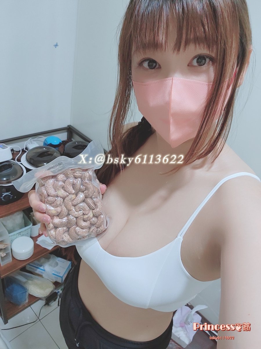 來除毛還帶食物來餵食我
小驚喜小確幸❤️開心
