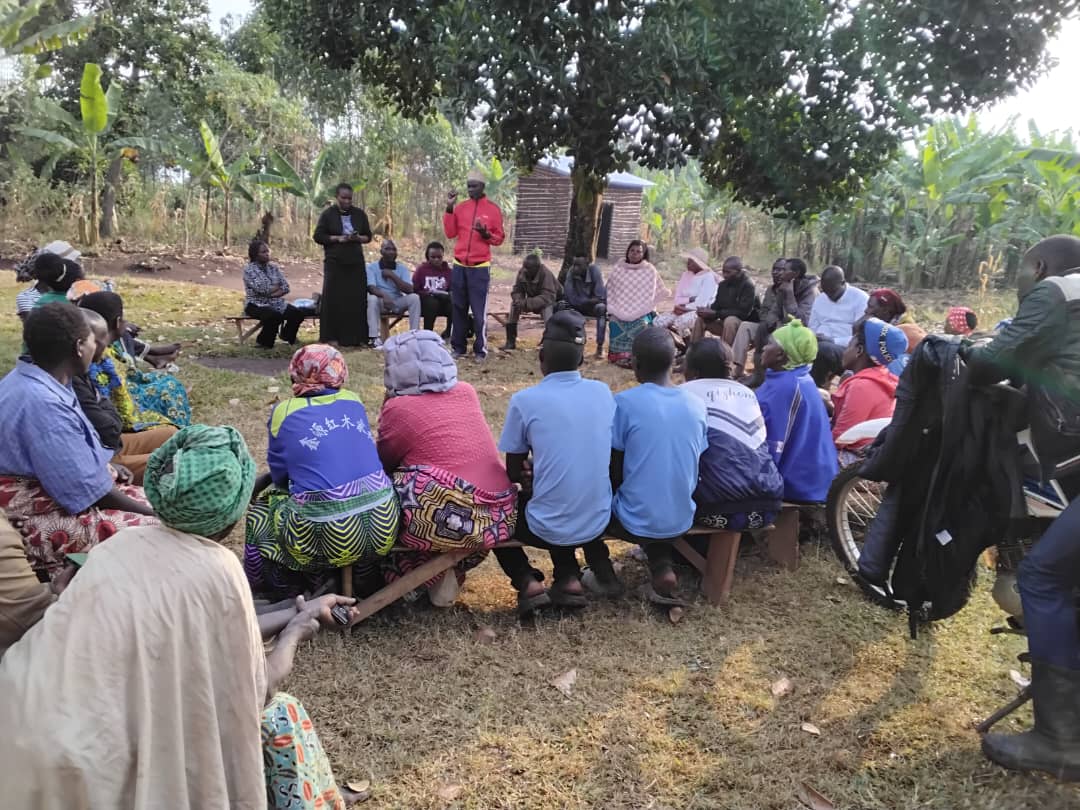 m_a_m_a_h's tweet image. Leaders of the Insect Farmers Cooperative on a drive to mobilise the members of Rusese Farmers Association to participate in the created savings and credit scheme.
