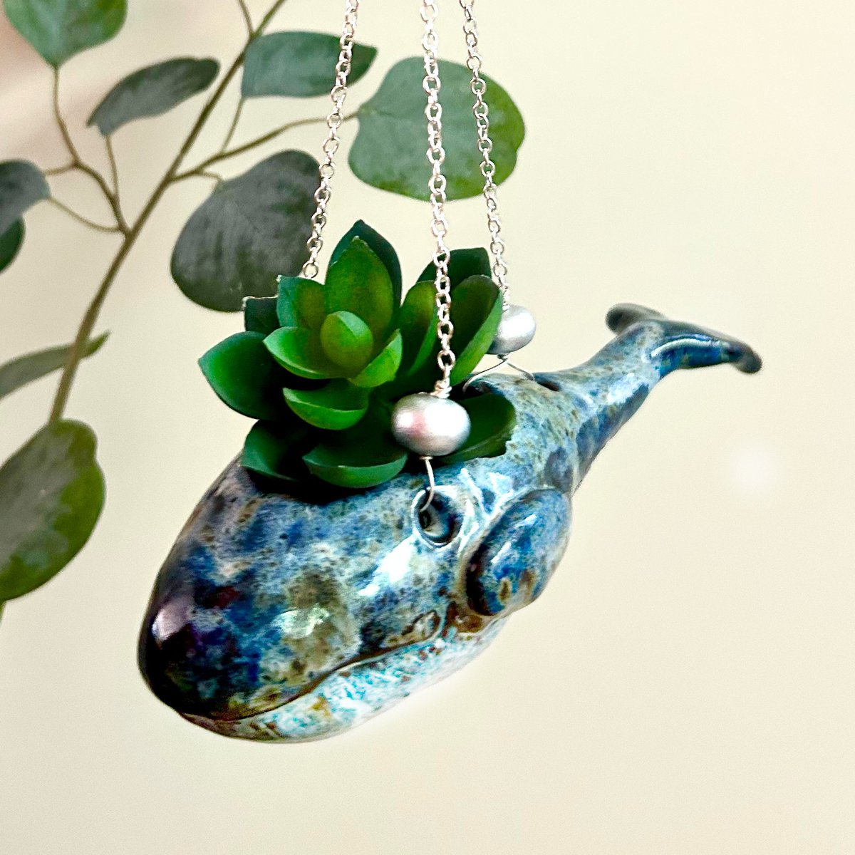 ZenCatPottery's tweet photo. Hanging Decor for any home!
https://t.co/gICCk4ZxNh
#HangingDecor #CeramicArt #HamzaHand #HandOfProtection #EvilEye #Rainbow #RainbowMobile #FlyingDog #Whale #HumpbackWhale #BlueWhale #AirPlantHolder #BoHoDecor #BoHoDecoration #BohemianDecor https://t.co/UQylDkynMC