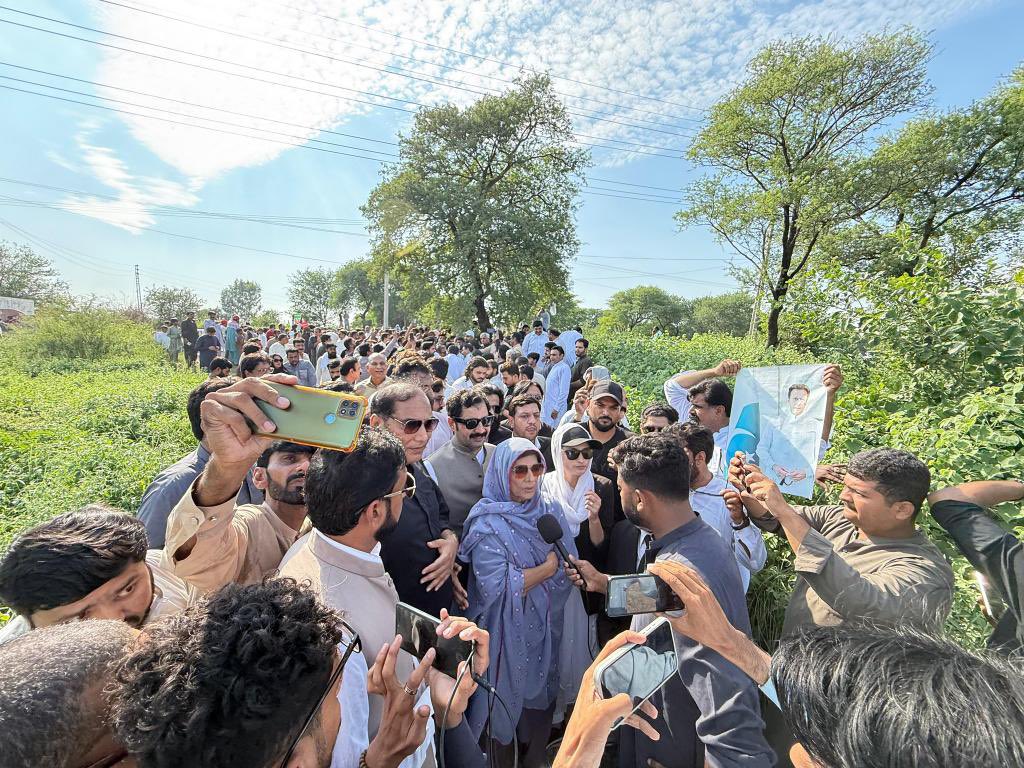 یہ تصویر آج ہر کسی کے ٹائم لائن پر ہونی چاہیئے ♥️