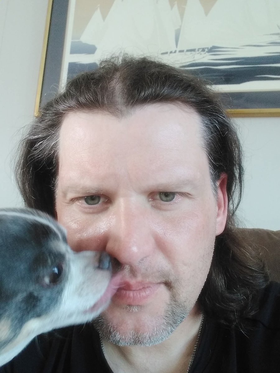 GoforBrandon's tweet image. Sometimes it took batman a minute to realize he turned into the Joker 🃏