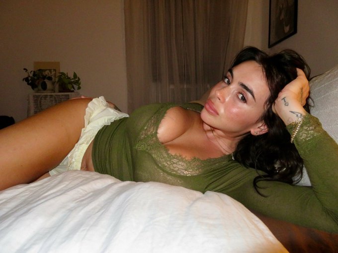 2 pic. Goodnight https://t.co/HOWmPBHnmc