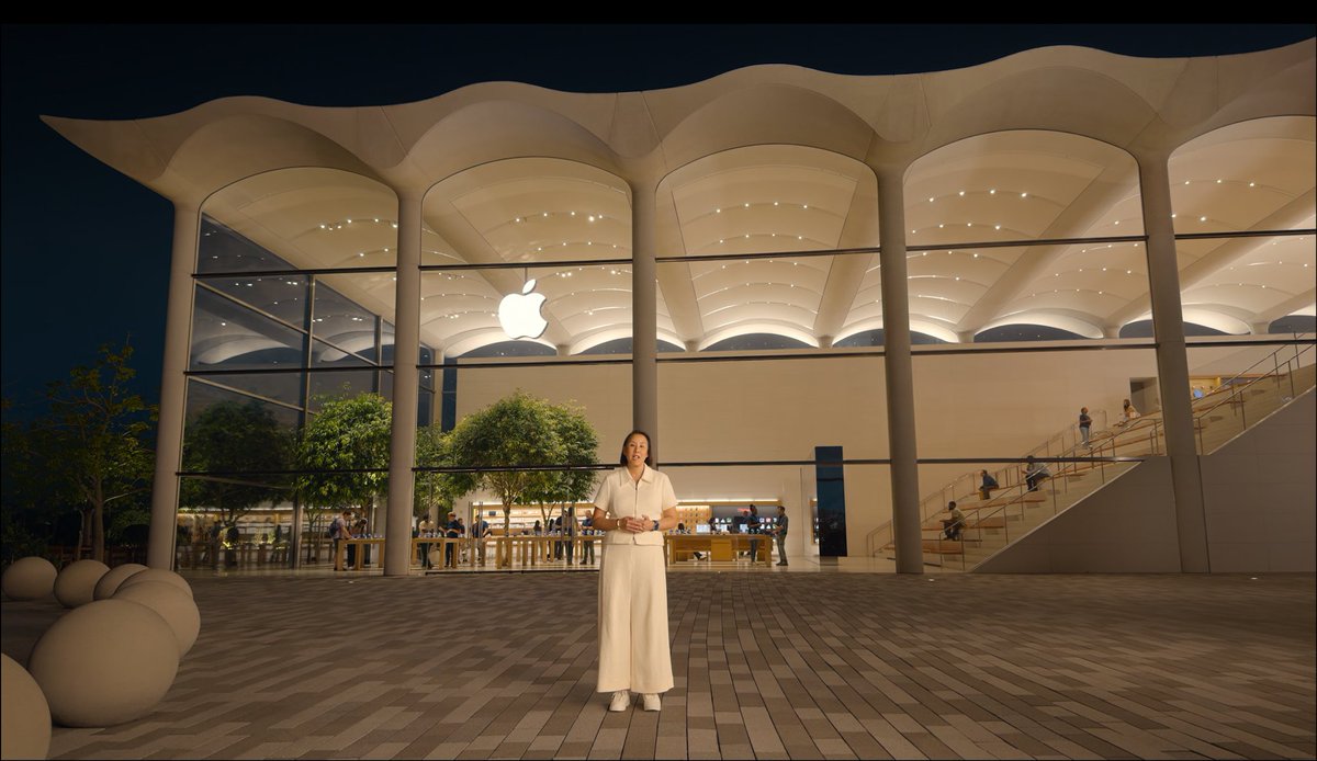 TheCarsonHunter's tweet photo. Apple Event 2025: The Year of Baggy Bottoms https://t.co/9pWsYGlbJy