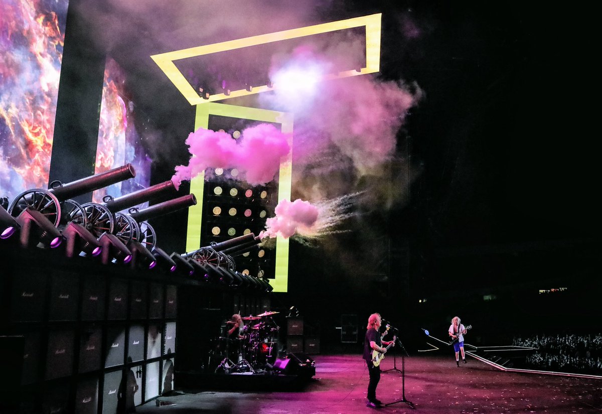 acdc's tweet image. #PowerUpTour 📷 @ChristieGoodwin