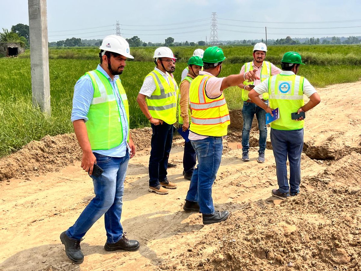 LudhianaSWSP's tweet image. GM (Projects) PMIDC Sh. S.P.S. Dhillon &amp;amp; Manager (E&amp;amp;S) Sh. Badal Soni reviewed works at WTP Bilga with PIU &amp;amp; KPIL under SE Sh. Parul Goyal. Focus was on quality, timely progress, permissions, safety, social safeguards &amp;amp; hindrance removal. #PMIDC #WaterSupply #Ludhiana