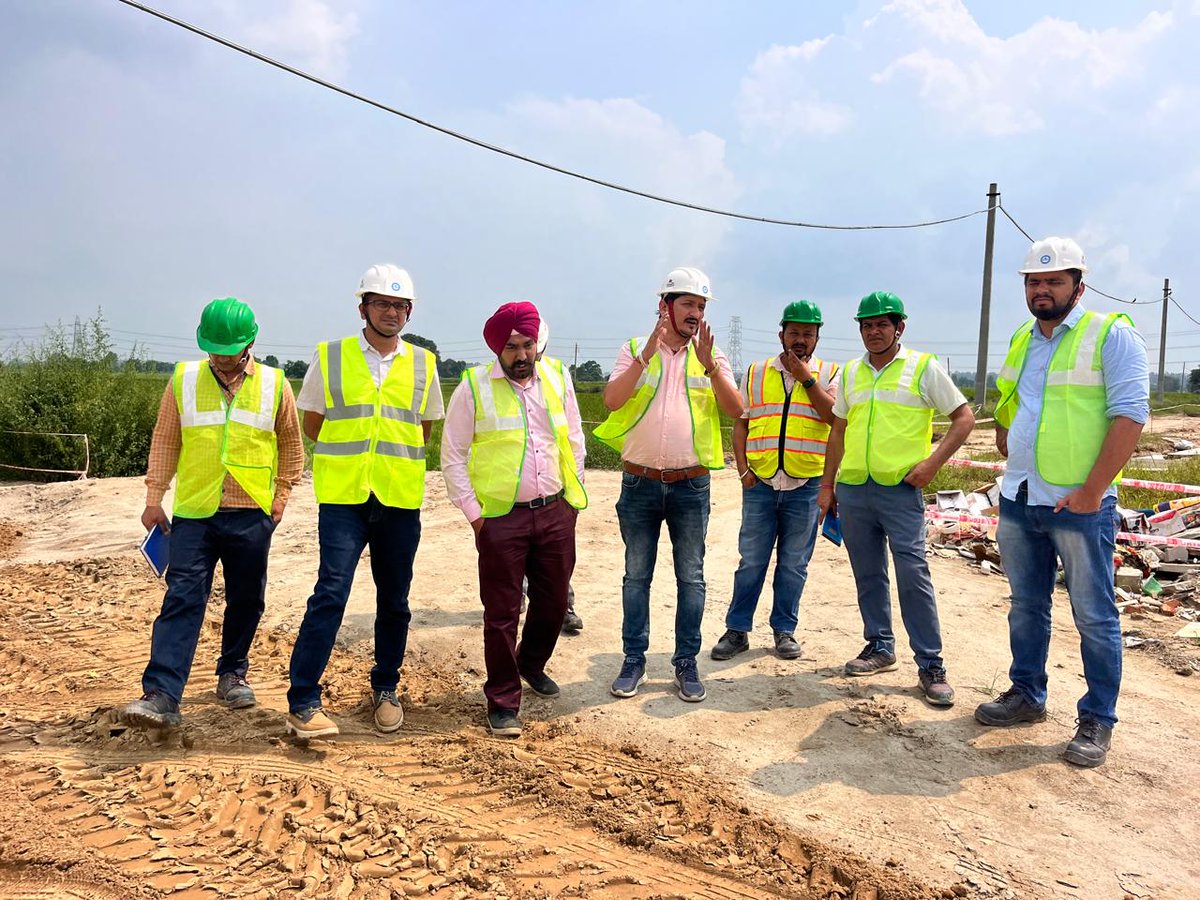 LudhianaSWSP's tweet image. GM (Projects) PMIDC Sh. S.P.S. Dhillon &amp;amp; Manager (E&amp;amp;S) Sh. Badal Soni reviewed works at WTP Bilga with PIU &amp;amp; KPIL under SE Sh. Parul Goyal. Focus was on quality, timely progress, permissions, safety, social safeguards &amp;amp; hindrance removal. #PMIDC #WaterSupply #Ludhiana