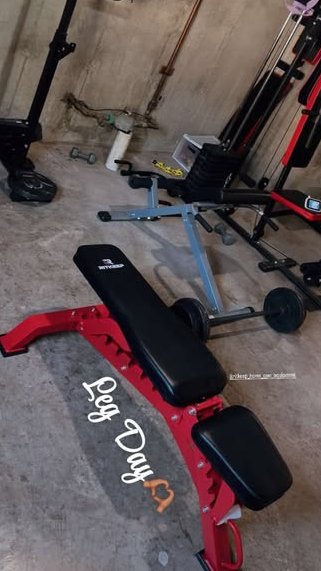 RitKeepFitness's tweet image. ⭐⭐⭐⭐⭐ — María Jaime                                                                              No wobble, no drama — just RAB3000 doing her thing 👌Presses, step-ups, whatever — she’s got it 💪
Basement gym royalty, tbh.👑

#RAB3000 #RitKeep #AdjustableBench…