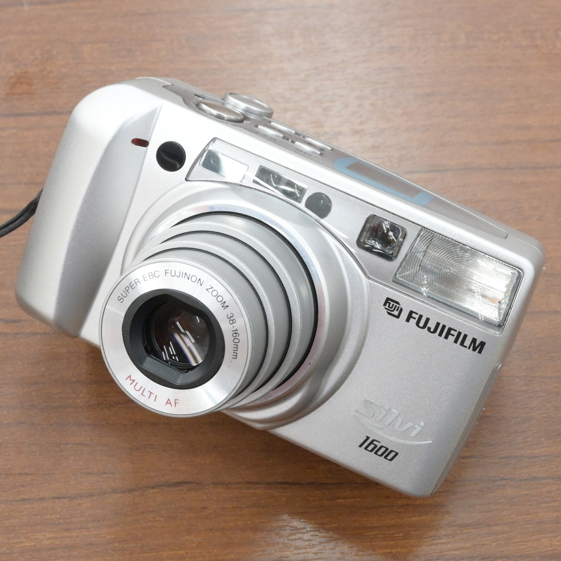 【完動品】 FUJIFILM Silvi 1600フィルムカメラ 動作確認済み 完動品】 FUJIFILM Silvi 1600フィルムカメラ 動作確認済み