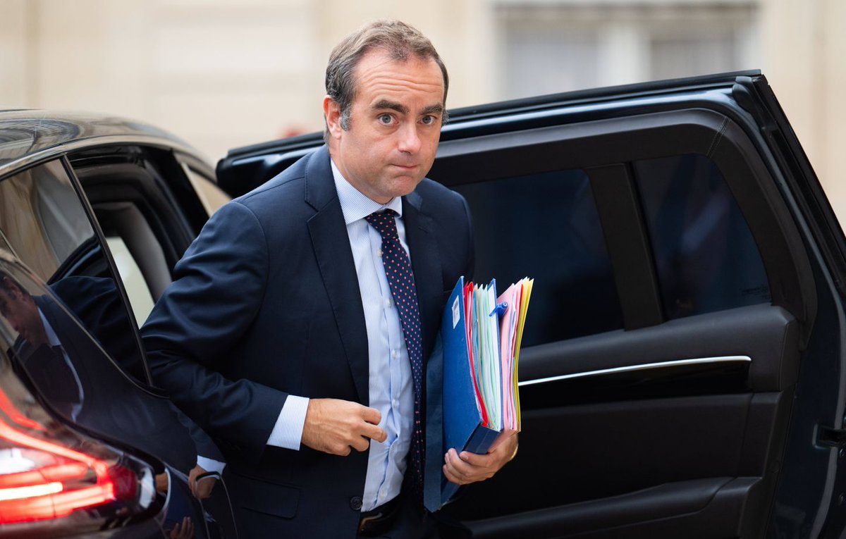 lechochretien's tweet photo. 🏛️💼 INSOLITE | Le nouveau Premier ministre, Sébastien Lecornu, avait ENVISAGÉ à l’adolescence d'entrer dans les ordres pour DEVENIR MOINE BÉNÉDICTIN. https://t.co/djYkhVyvXu