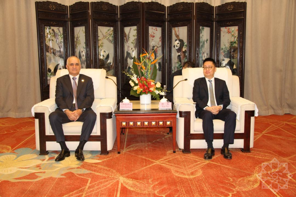 An Investment Agreement was signed between the Alat Free Economic Zone Authority and Sichuan Sunsync Photovoltaic Technology Co., Ltd. The company will establish 3 production facilities (3 GW capacity) on 23 ha in the Zone, strengthening Azerbaijan–China cooperation.