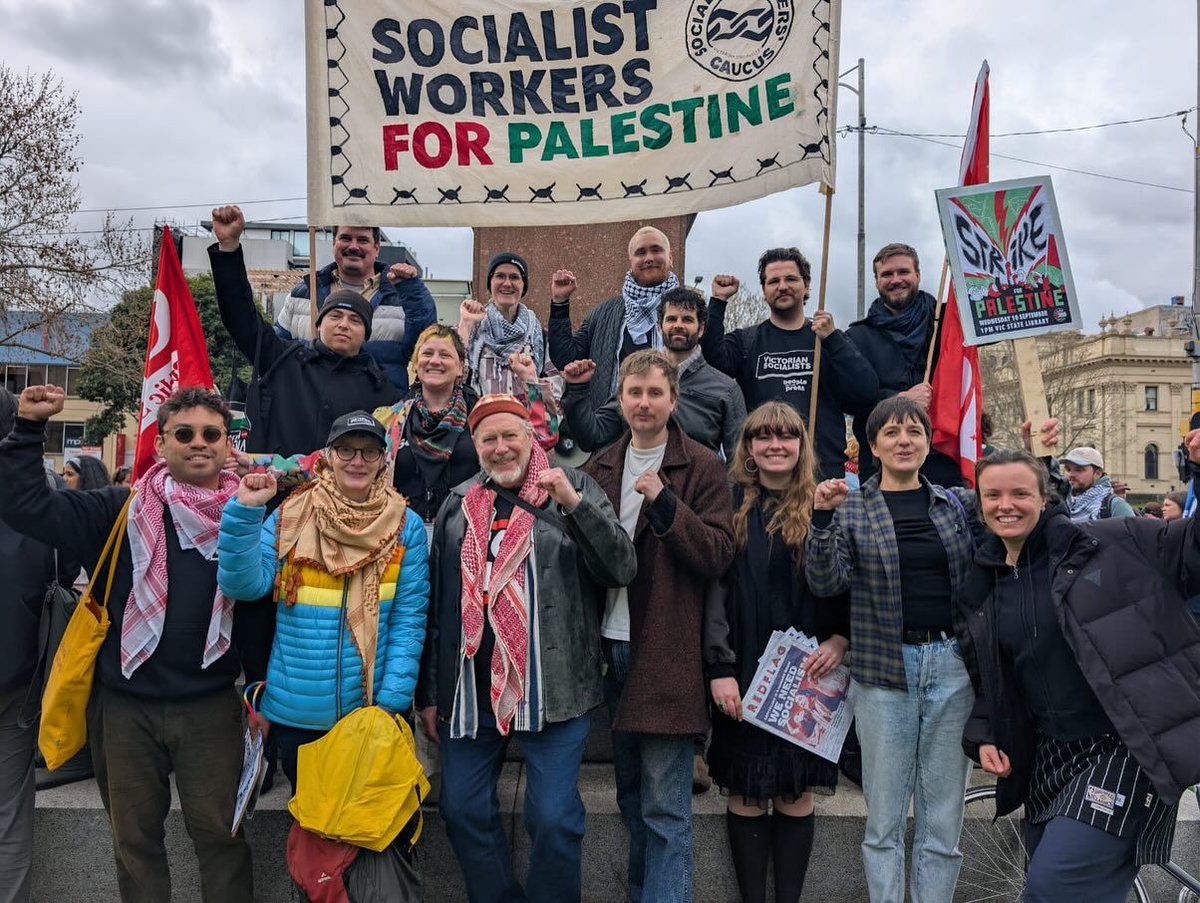 vic_socialists's tweet photo. Some of the VS crew at today's ASU community sector walk-off for Palestine. Wonderful to see so many other unionists joining the rally in solidarity. ✊ 🇵🇸 ❤️

More photos to come later this afternoon! https://t.co/jaxg1TIOMS