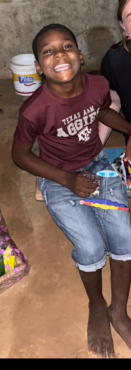 claudia&caitlinbuildaschool tweet media