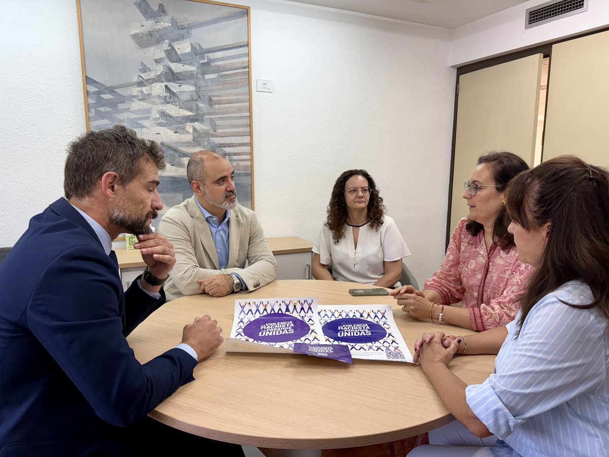 👉El subdelegado ha visitado hoy el Punto Violeta instalado en las dependencias de Muface en València.
🗣️ <a href="/JoseRodrJ24/">Jose Rodriguez</a>: “Es un instrumento más en la estrategia estatal de sensibilización y de promoción de la implicación de la sociedad en la erradicación de la violencia machista”