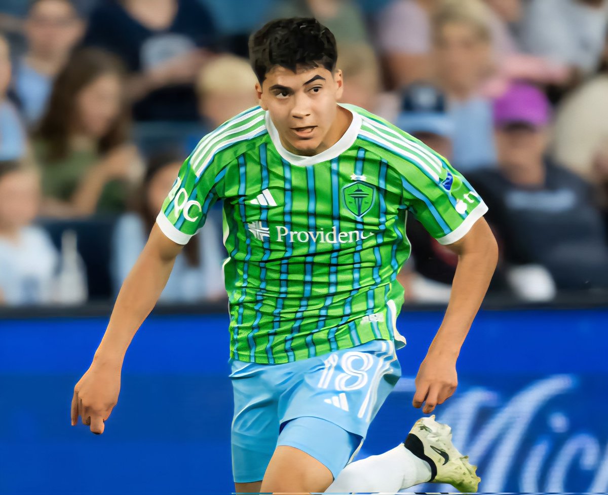 Obed Vargas

MLS ekiplerinden Seattle Sounders forması giyen 20'lik Meksikalı ortasaha oyunu iyi okuyup boşluk bulduğunda iyi değerlendirmesi onu özel kılıyor saha boyunca koşuyor temposunu yüksek tutuyor top çalma ve pas isabeti konusunda üst düzey fiziksel olarak olgunlaşmalı.