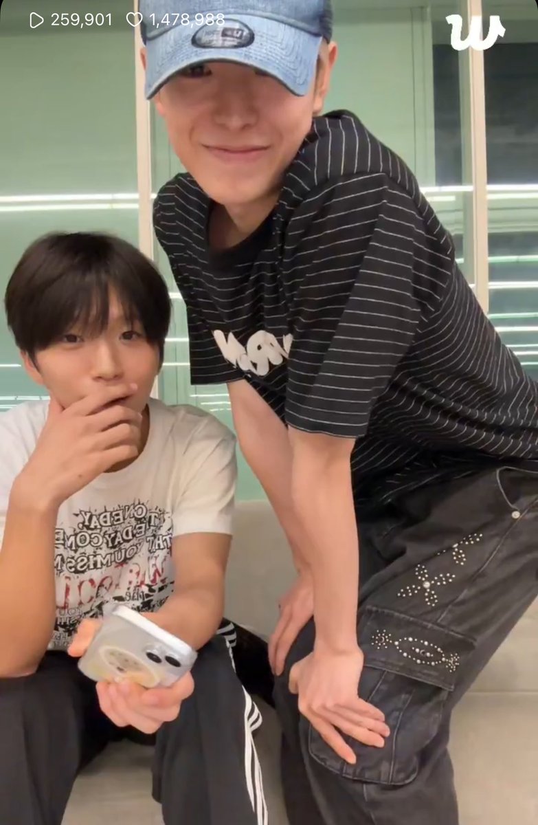 엉거주춤이라는 단어를 배운 유우시의 모습이다