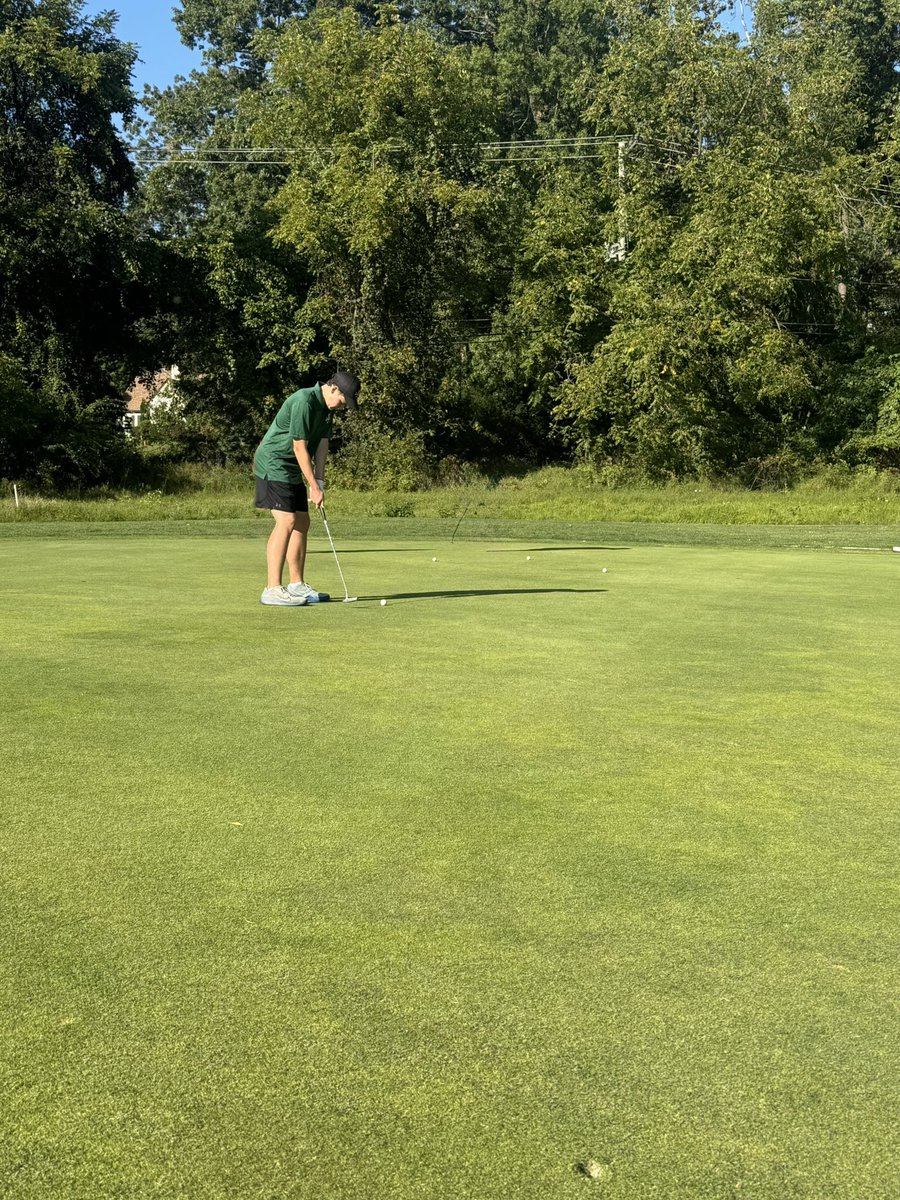 FOREjfkgolf's tweet photo. It was a beautiful day on the golf course yesterday for the Cavs! Congrats to Rockville on their win, edging out Wheaton by 1-stroke! Our Cavs very own sophomore, Larry F., came in with the individual low round of the day with a 9-hole score of 42! @athletics_jfk @Principal_JFK https://t.co/AGzPaSFYRh