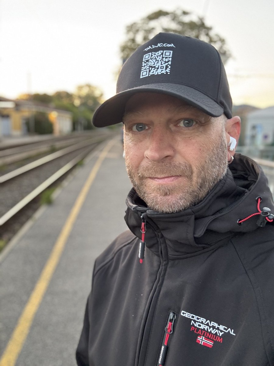 Départ pour une petite semaine de vacances en mode découverte d’une nouvelle destination 🥰
#vacances #bonheur #voyage #trains #saintcyrsurmer #france