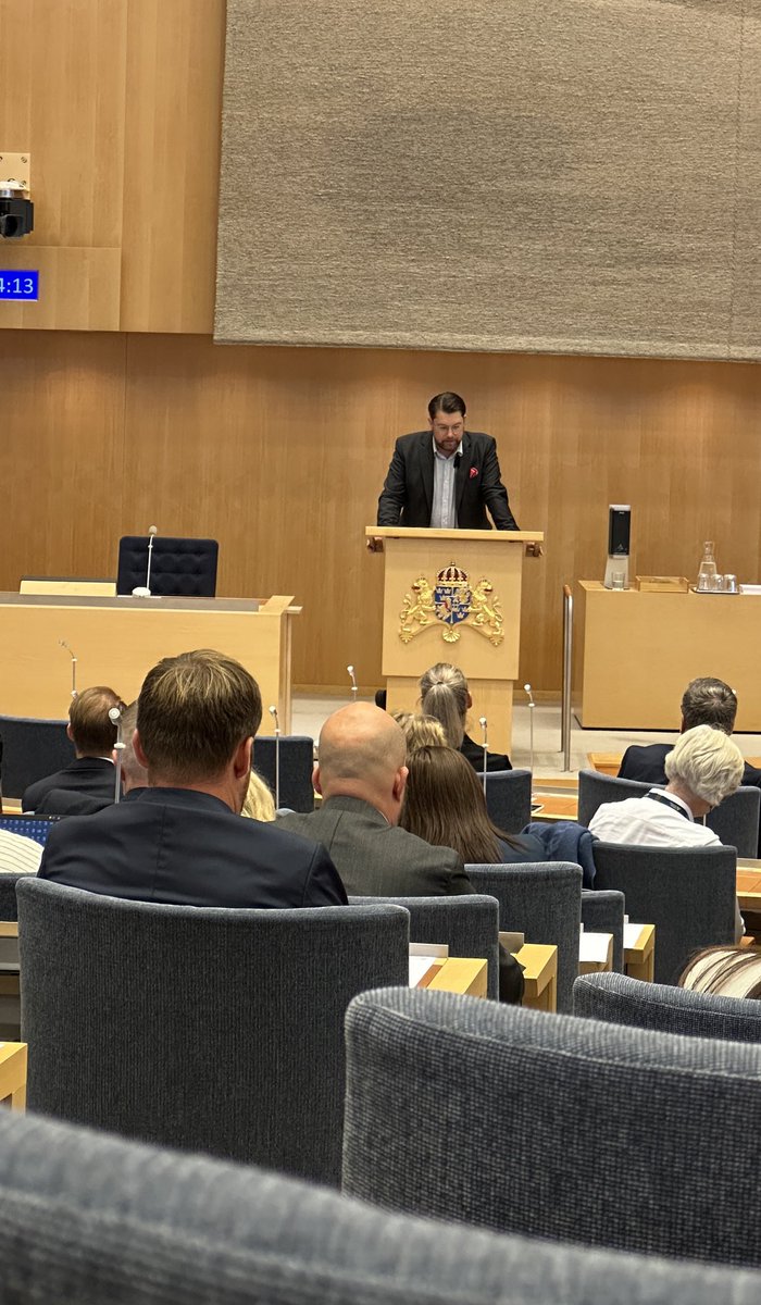 Nu pågår riksdagsårets första partiledardebatt. 

#svpol
 
riksdagen.se/sv/webb-tv/vid…