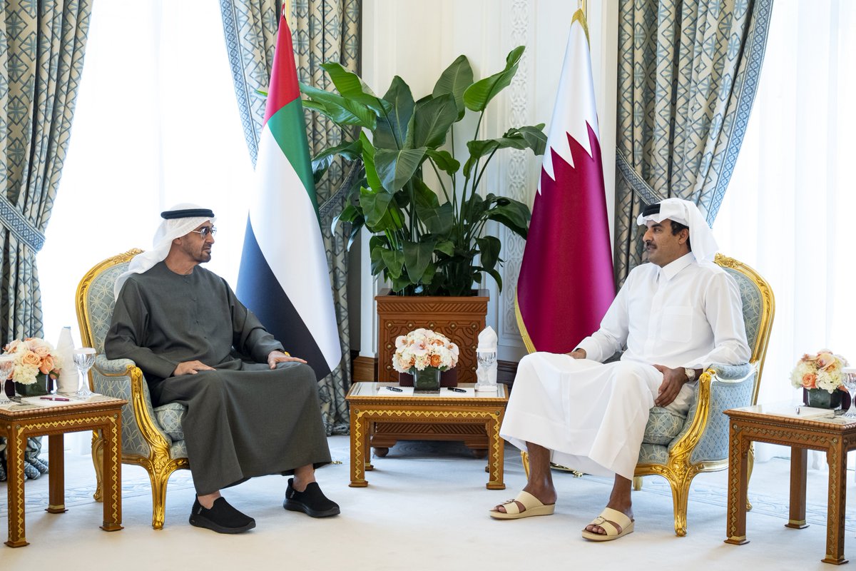 Mohammad_ae's tweet image. رئيس الدولة يؤكد خلال لقائه الشيخ تميم..دعم الإمارات جميع الإجراءات التي تتخذها قطر للحفاظ على سيادتها وسلامة أراضيها
#الامارات_قطر