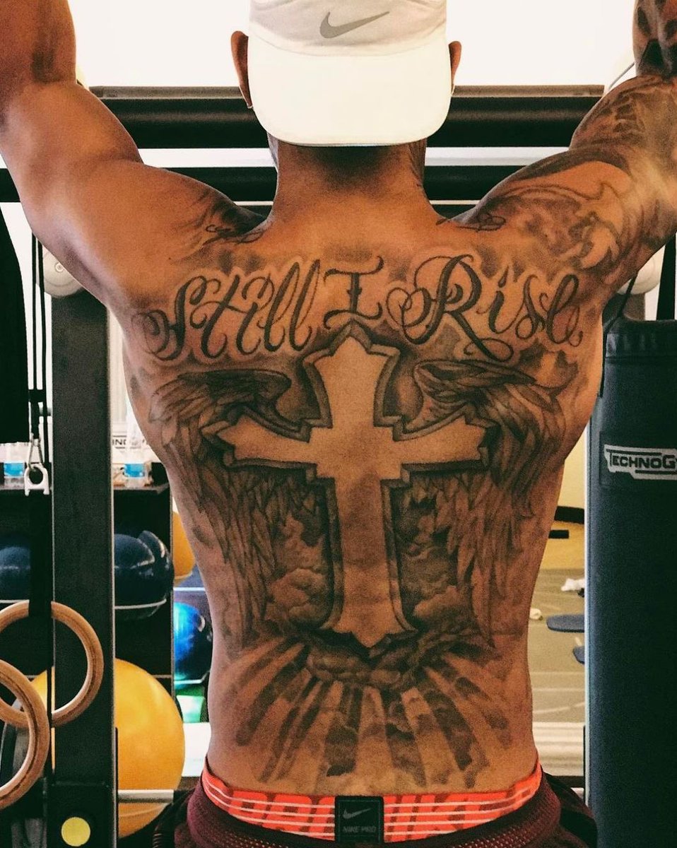 Lewis Hamilton’s tattoos and their meanings
🪡 an in-depth thread