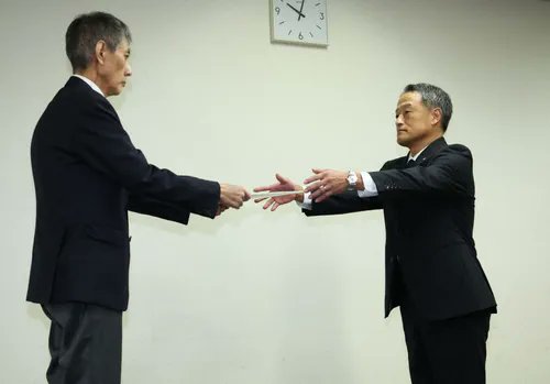 IOL's tweet photo. Japan Airlines publicly apologised on Wednesday after a drunk pilot caused the delay of three flights, prompting its second reprimand from the transport ministry in under a year.
#japanairlines #drunkpilot #mistukotottori
Read on https://t.co/UrhfOOqIkw https://t.co/OdA6LEd1hq