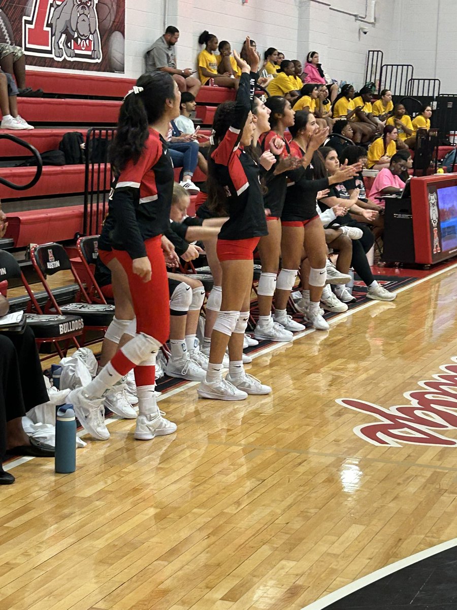 Another one in the win column! ✅
Your Lady Bulldogs are now 2-0 in district after last night’s victory.
#AllIn | #WeAreAustin