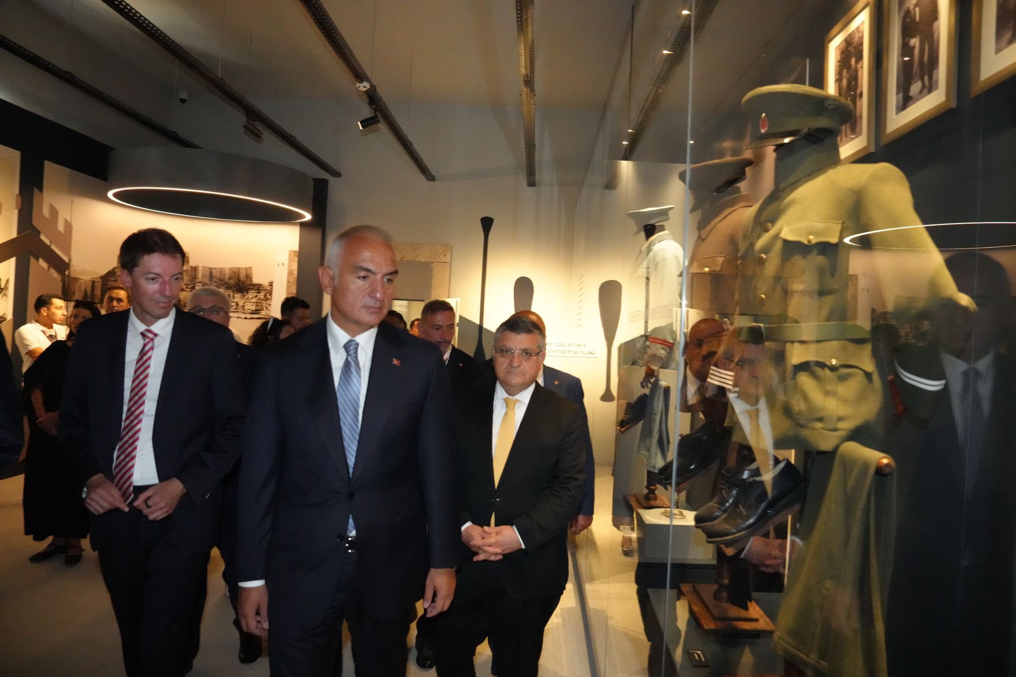 G0e3fKJWoAAMUlp?format=jpg&name=large