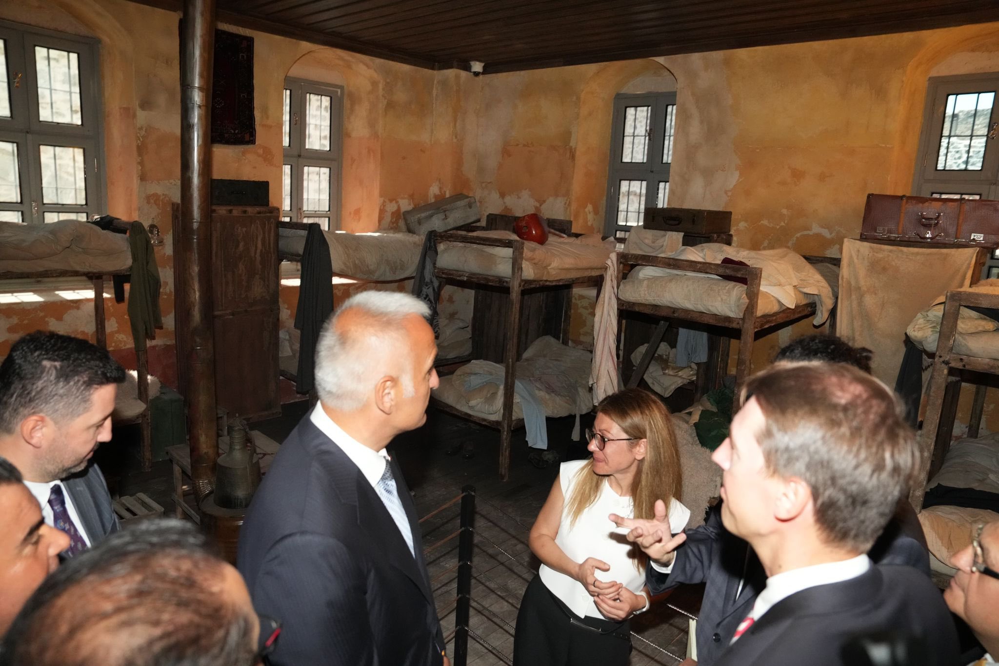 G0e3fKPXwAA8c7X?format=jpg&name=large