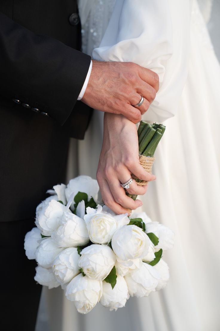 "يُزهر الإنسانُ مع الشخصِ الصحيحِ."