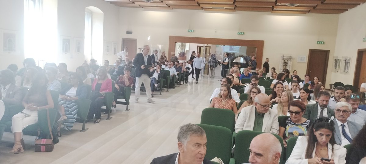 Rapporto #Arpal #Puglia mercato lavoro, <a href="/CastellucciAnto/">Antonio Castellucci</a>: importante per intercettare fabbisogni per provincia.Serve patto responsabilità #istituzioni #imprese #sindacati.Non solo analisi ma proposte!Serve tavolo regionale strutturato per lo sviluppo.Non lasciamo indietro nessuno